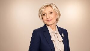Évelyne Dhéliat Salaire